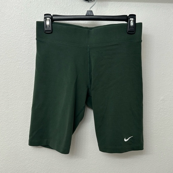 Nike medium biker shorts - Picture 1 of 3